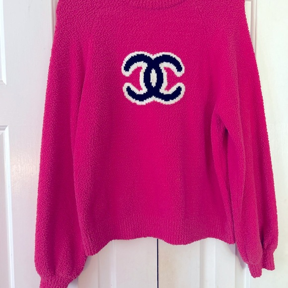 PRICE DROP NWOT Luxury Fashion Sweater - Picture 5 of 6